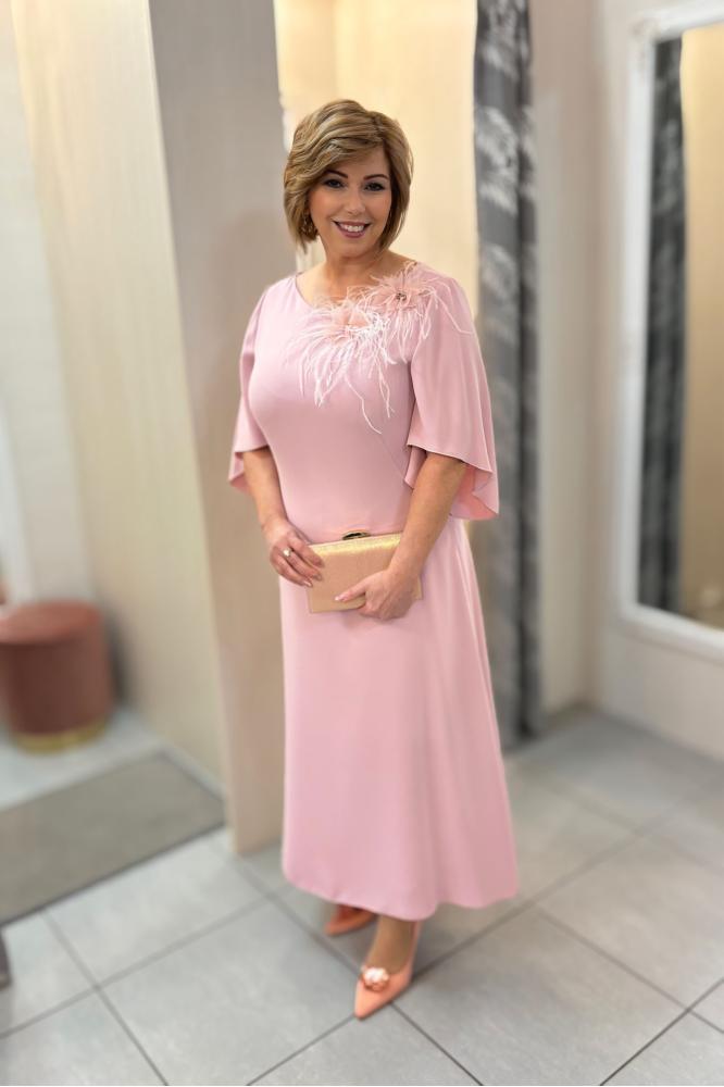 Luxusné svetlo-ružové spoločenské midi šaty