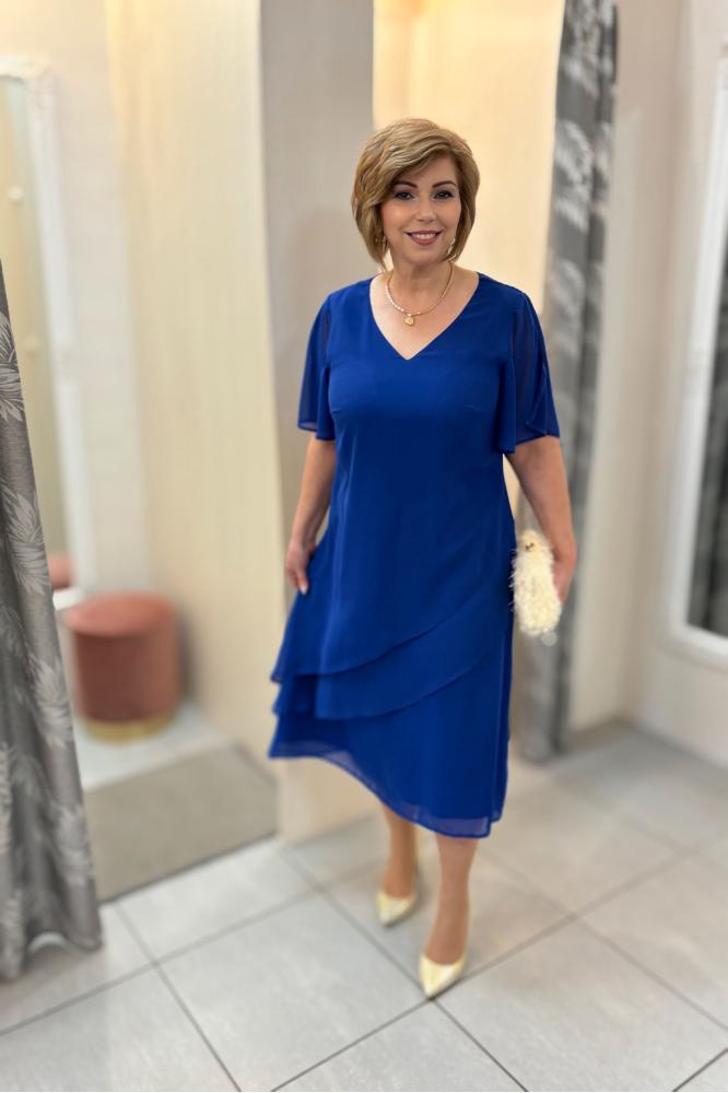 Modré šifónové spoločenské midi šaty na svadbu