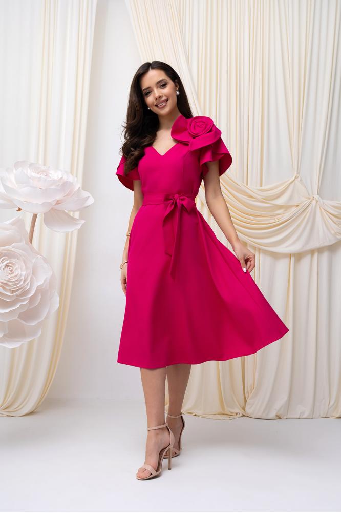 Ružovo malinové áčkové spoločenské šaty s kvetom