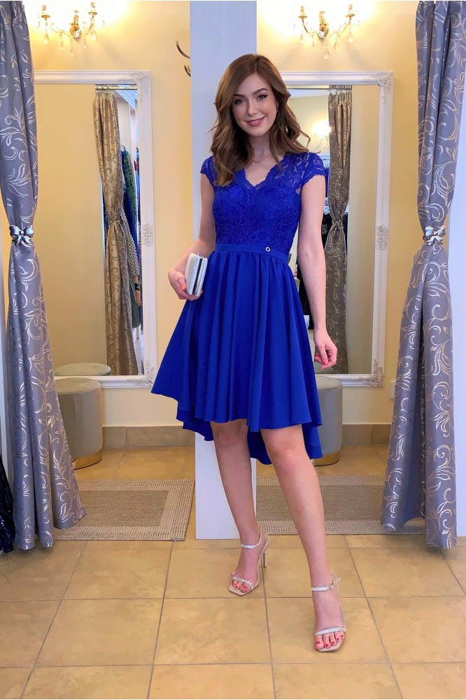Elegantné kráľovsky-modré šaty s krajkou 