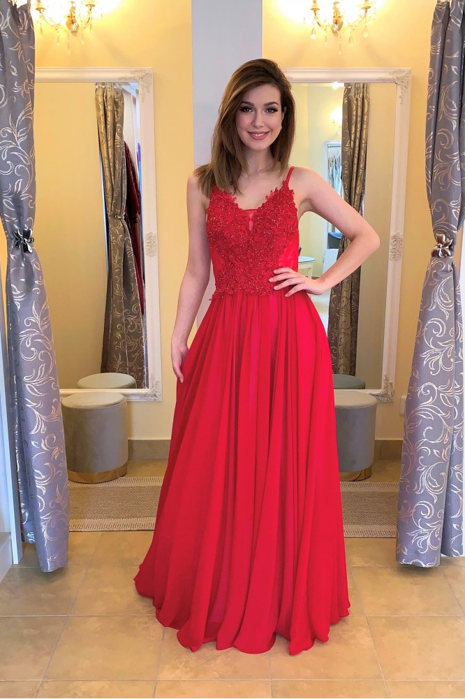 Dlhé spoločenské červené šaty na svadbu