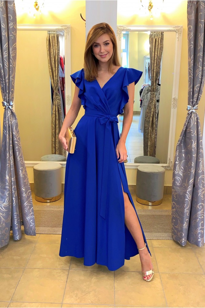 Modré šaty s volánovým rukávom na svadbu