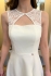 Asymetrické biele šaty pre nevestu