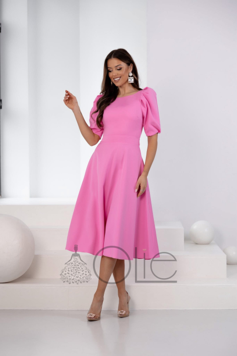 Ružové midi spoločenské šaty na svadbu 