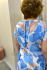 Elegantné midi šaty na svadbu blue flowers