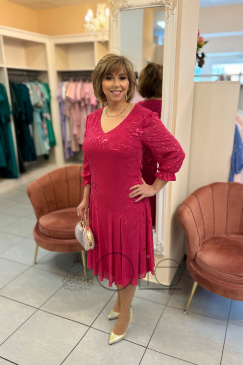 Šifónové spoločenské šaty na svadbu magenta