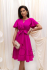 Krátke cyklamenové spoločenské šaty na svadbu